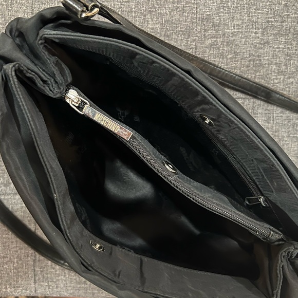Vintage Moschino black nylon shoulder bag 🖤 - Picture 5 of 5